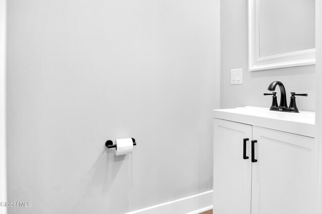 Building Photo - 103 E High St