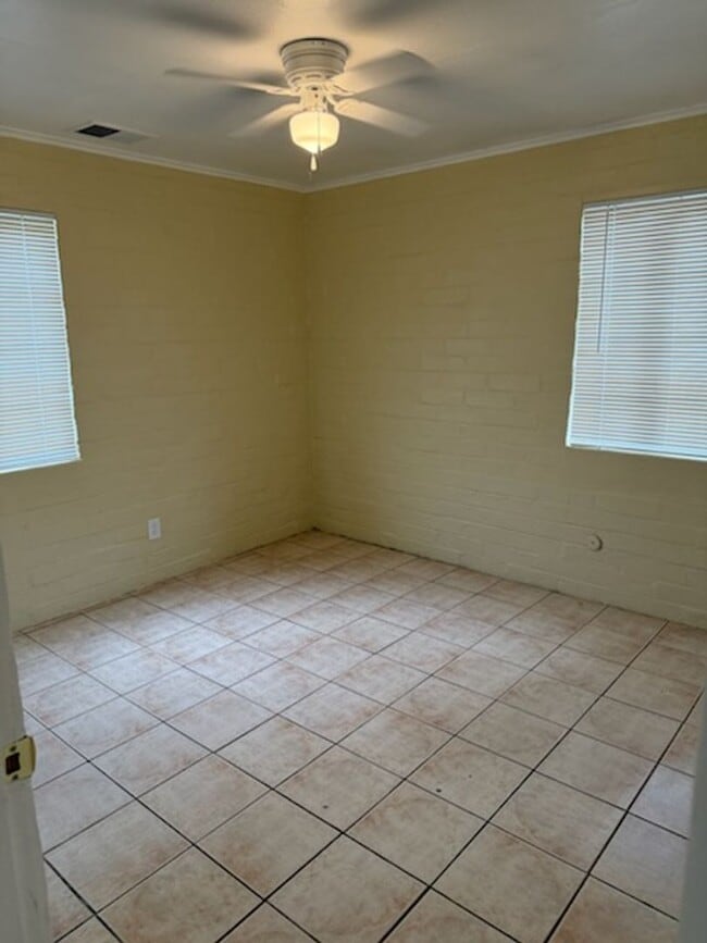 Building Photo - 2 Bedroom, 1 Bath Duplex for Rent In Ceres