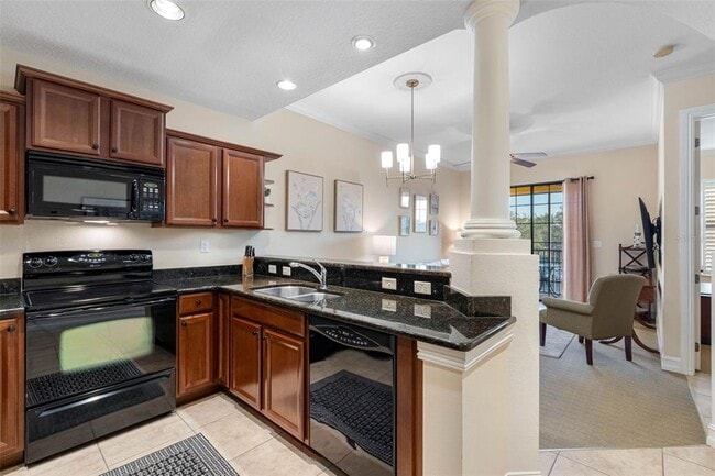 Building Photo - 13941 Clubhouse Dr