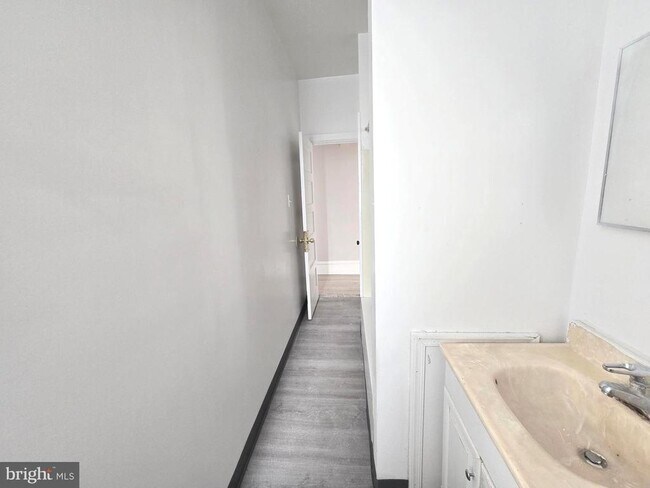 Building Photo - 5358 Woodland Ave