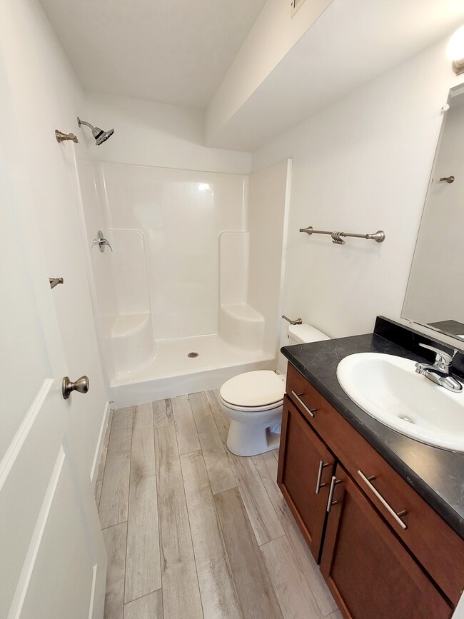 Building Photo - 729 Bates St SE