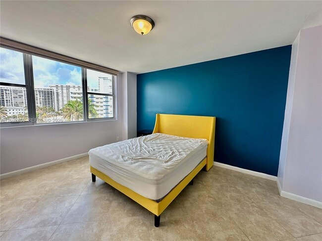 Building Photo - 3180 S Ocean Dr