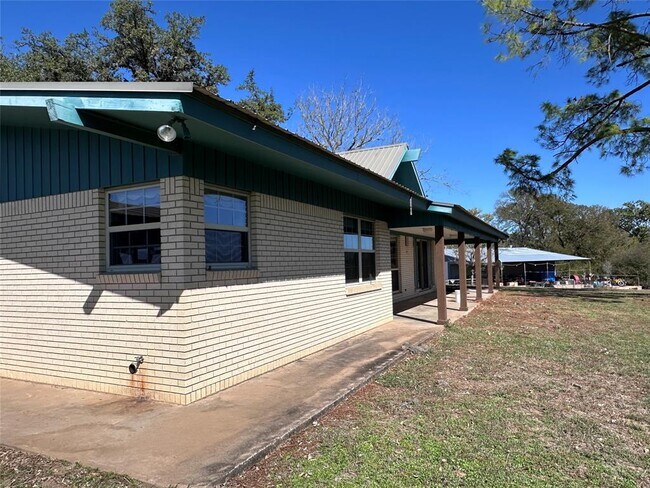 Building Photo - 180 Griesenbeck Ranch Rd