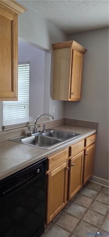 Building Photo - 4718 Twin Hickory Lake Dr