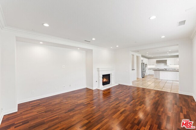 Building Photo - 1952 Hazel Nut Ct