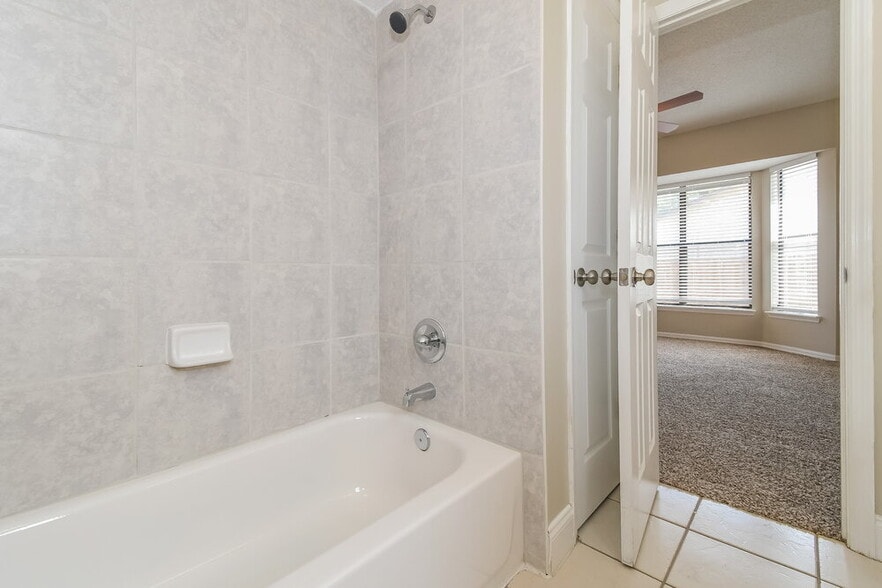 Building Photo - 7711 Collins Ridge Blvd