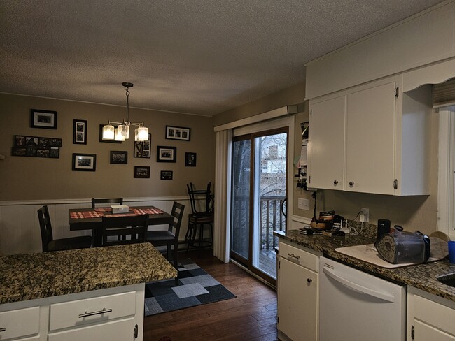 Building Photo - 25 Wapiti Dr