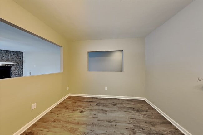 Building Photo - 3114 River Valley Dr