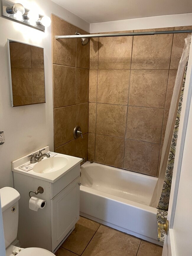 Bath - 538 S 50th St