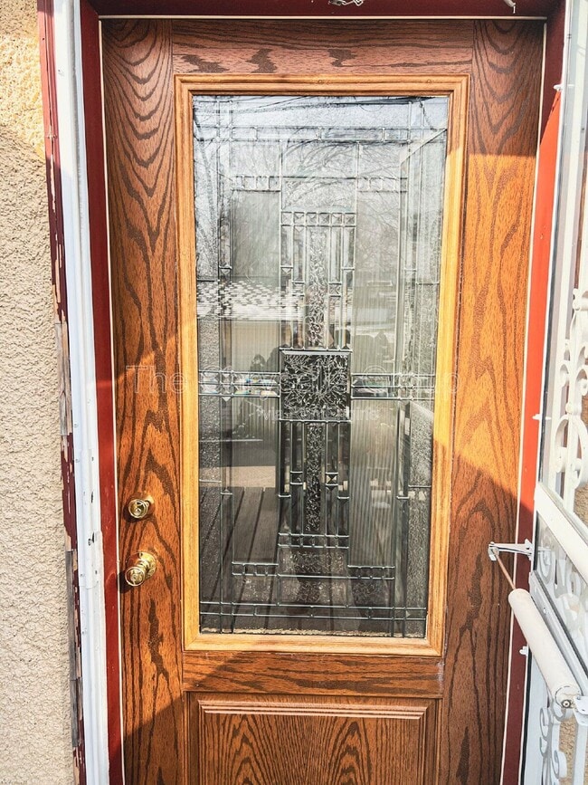 Building Photo - 537 1/2 Bucklin St