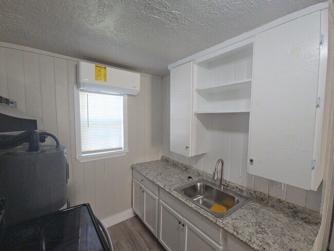 Building Photo - 3335 Tuam St