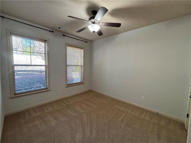 Building Photo - 800 Village Field Ct NW