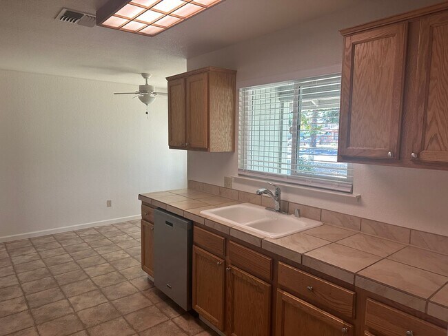 Building Photo - 17north