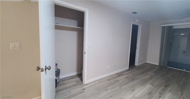 Building Photo - 930 SW 47th Terrace