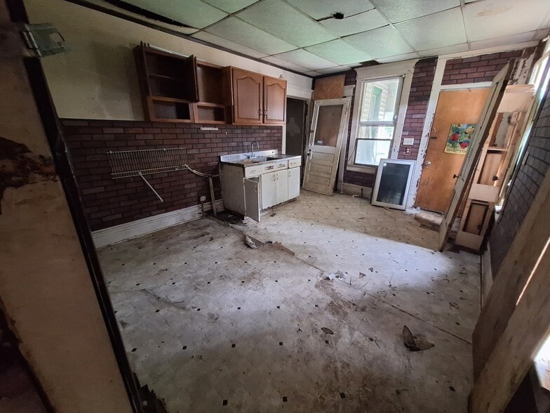 Building Photo - 805 S Olive St