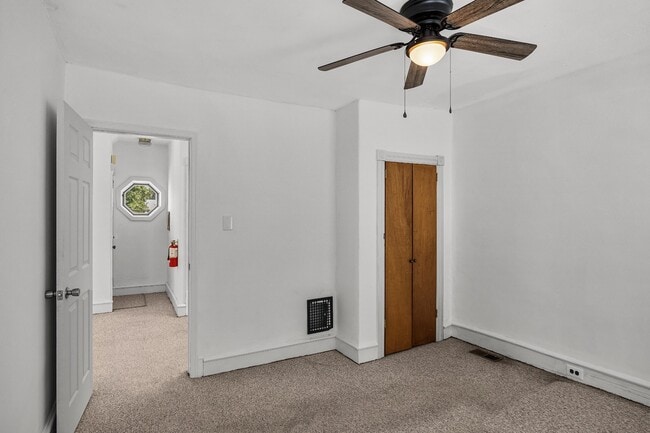 Building Photo - 688 N Broad St