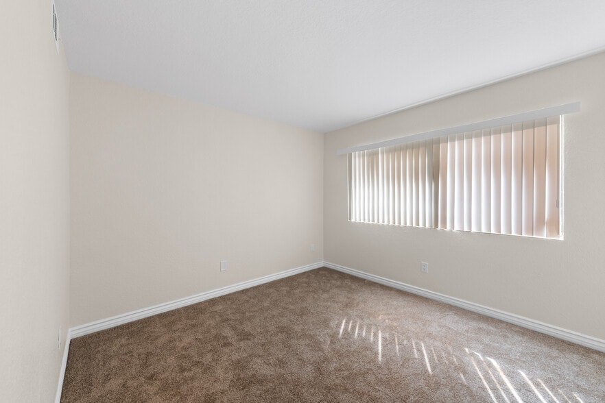 Building Photo - 78650 Ave 42 Ave