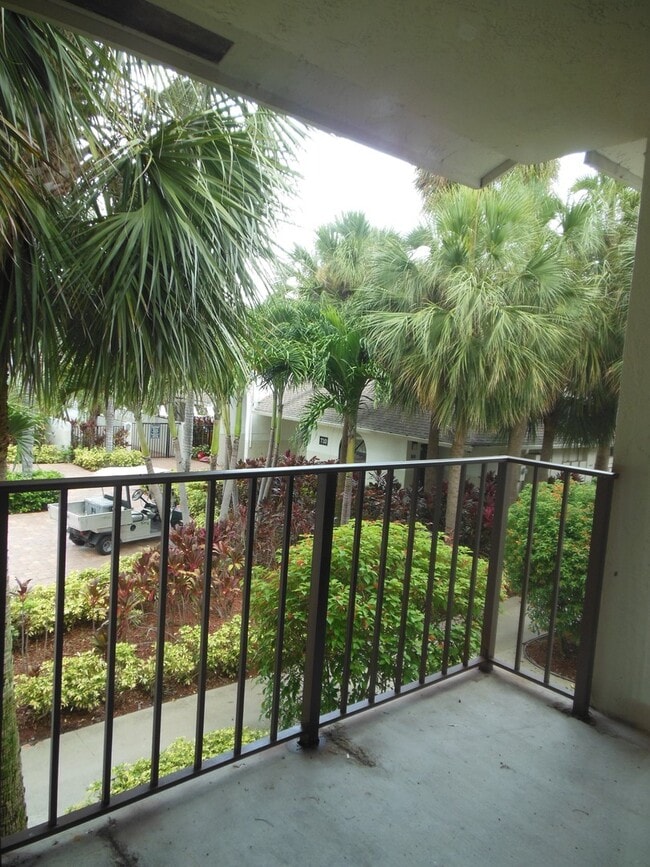 Building Photo - TWO BEDROOM TWO BATHROOM!! WATERFRONT COMMUNITY!!