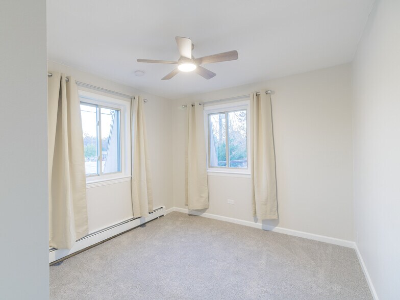 Building Photo - 1390 Everett Ct