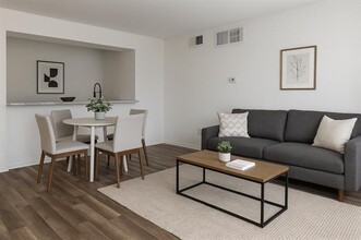 Building Photo - 9813 Walnut St