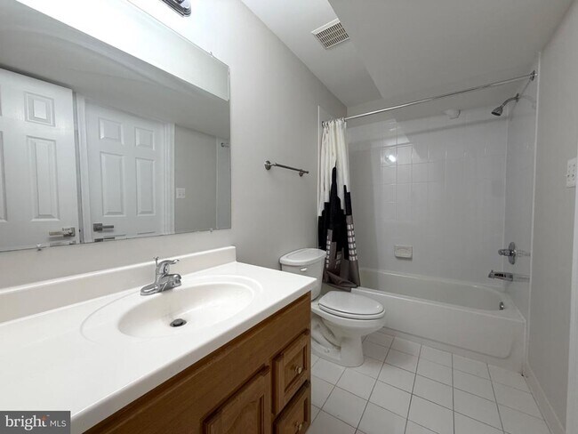 Building Photo - 13353 Horsepen Woods Ln