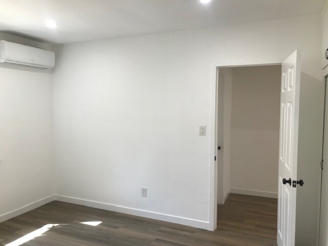 Building Photo - 6932 Agnes Ave