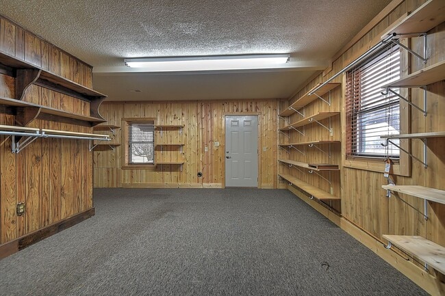 Building Photo - 563 Hales Chapel Rd