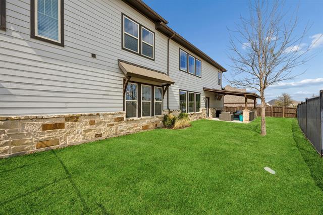 Building Photo - 1800 Roundtree Cir W