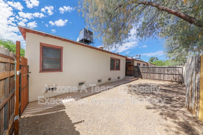 Building Photo - 1014 N 7th Ave