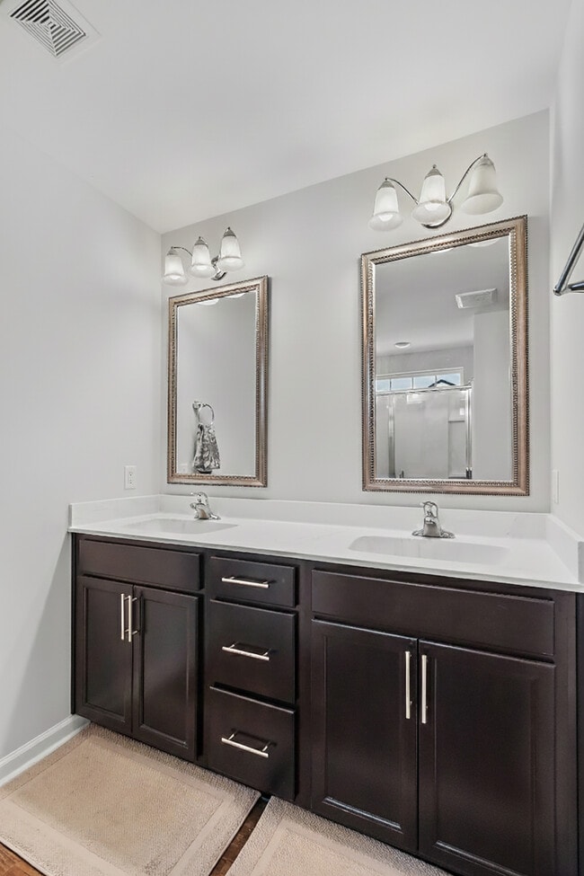 Building Photo - 246 Sessile Oak Rd