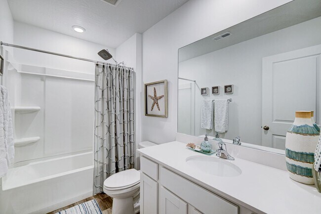 Building Photo - 3 BEDROOM Long Valley Townhome with all the Amenities