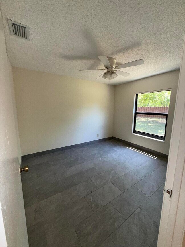 Building Photo - 26 Crossings Cir