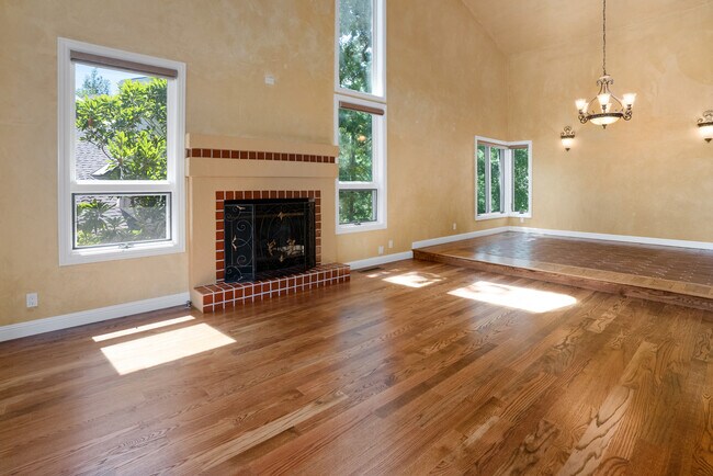 Building Photo - 105 Johnson Hollow
