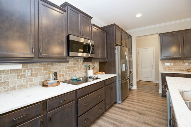 Building Photo - Spacious 5-Bedroom Home with 3 Full Bathrooms in Carthage, NC - Perfect for Your Family!