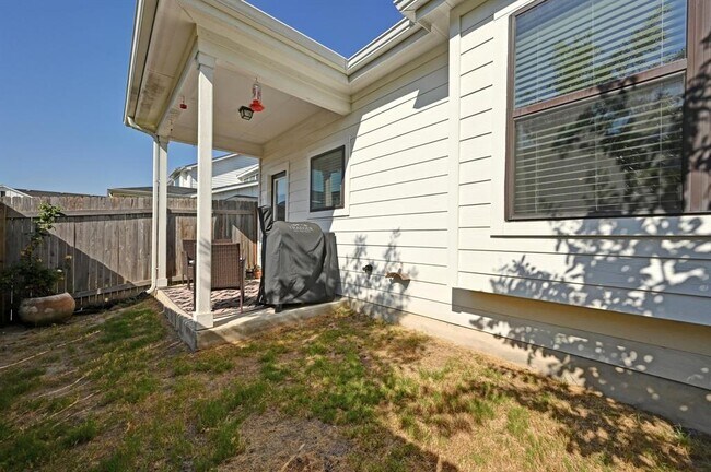 Building Photo - 175 Waterside Rd