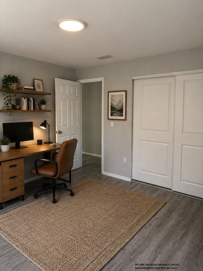 Building Photo - Newly Renovated 2 Bedroom Duplex in Maitland Available Now! Modern Finishes!