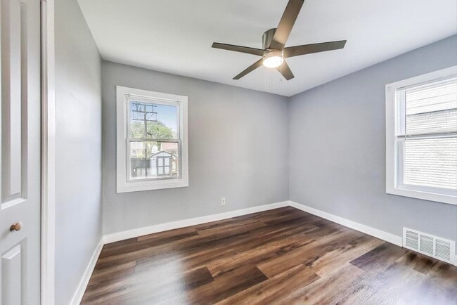 Building Photo - 4118 Prairie Ave