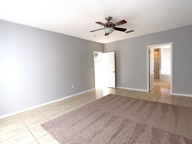 Building Photo - 732 Casterton Cir