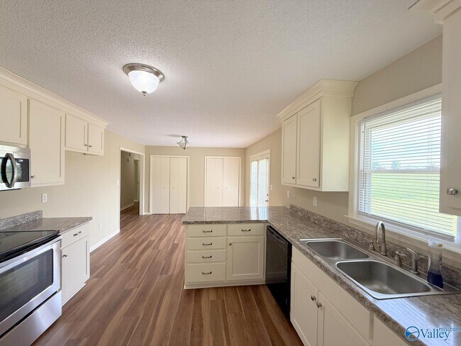 Building Photo - 315 Monroe Nunley Rd