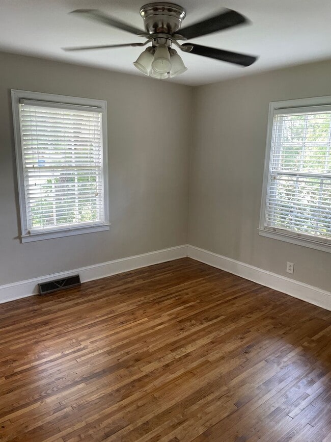 Building Photo - 5212 Brenda Dr