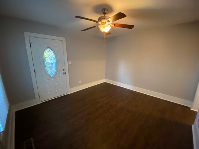 Front Entrance and Living Area 1 - 714 Old Grove Rd