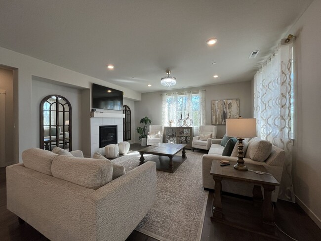 Building Photo - Spacious 5BR Home Near Mountainside High School with Loft, Balcony & Large Kitchen