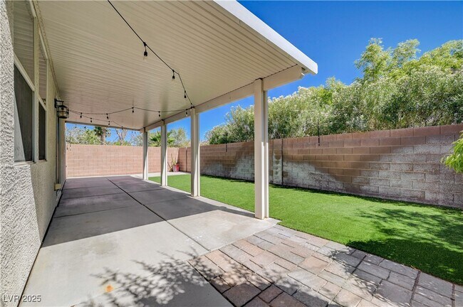 Building Photo - 5033 Apache Valley Ave