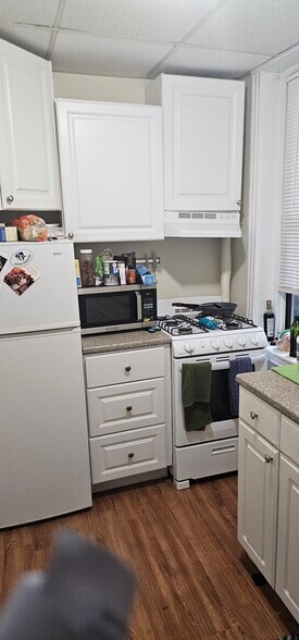 Primary Photo - 378 Riverway