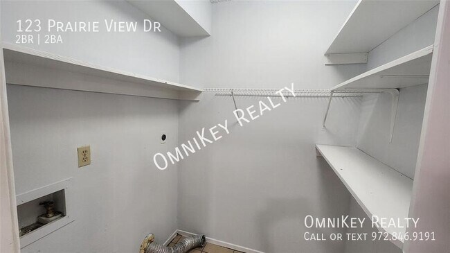 Building Photo - 123 Prairie View Dr