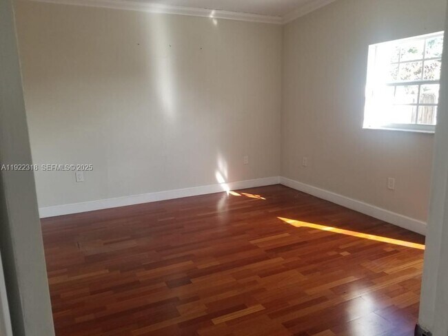 Building Photo - 5125 SW 102nd Ave