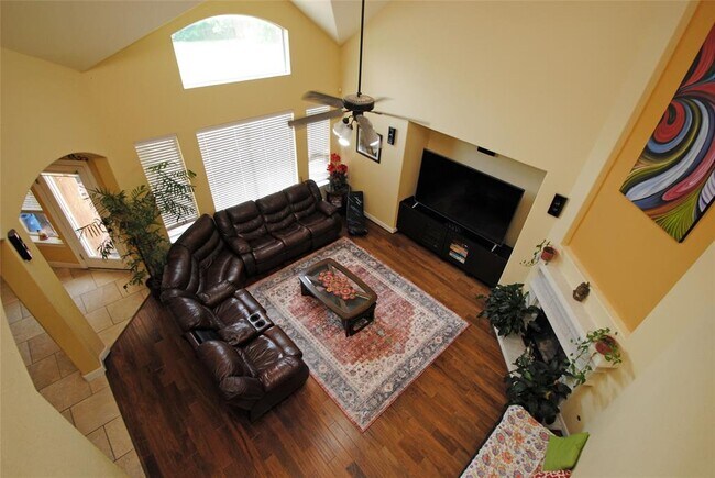 Building Photo - 7602 Westmoreland Dr