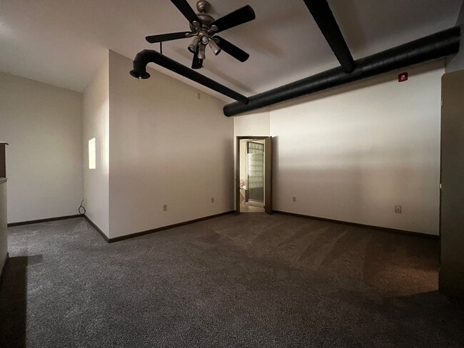 Building Photo - Executive DOWNTOWN Loft -- 1 bed, 1.5 bath, 1700 sqft!