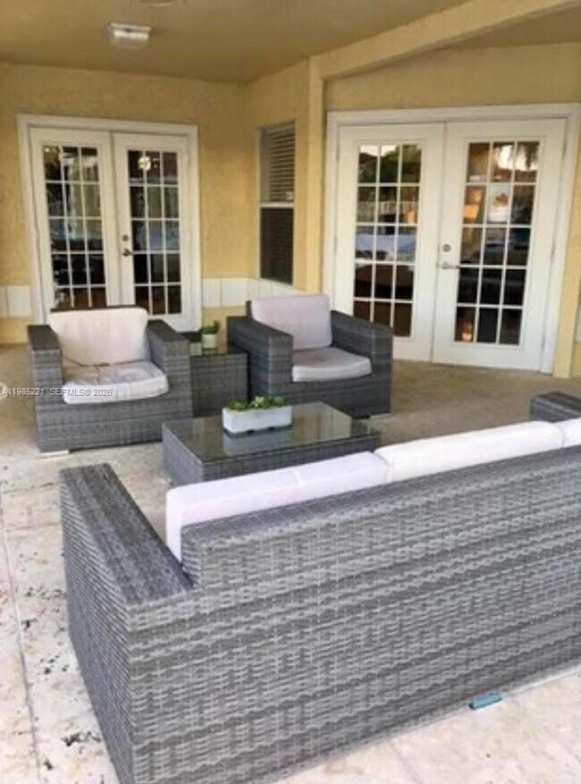 Building Photo - 417 Vista Isles Dr