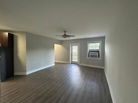 Building Photo - 730 Judson Ave